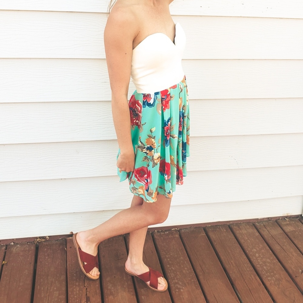 Strapless, floral dress with plunge neckline
